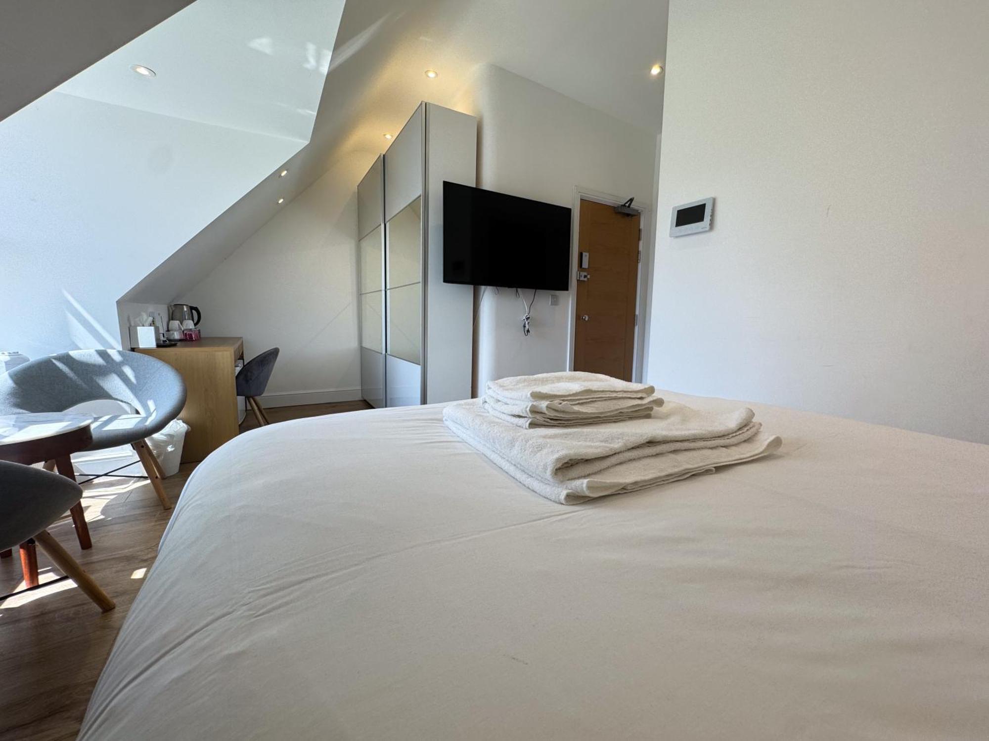 Avonmore West Kensington Private Rooms Londra Esterno foto