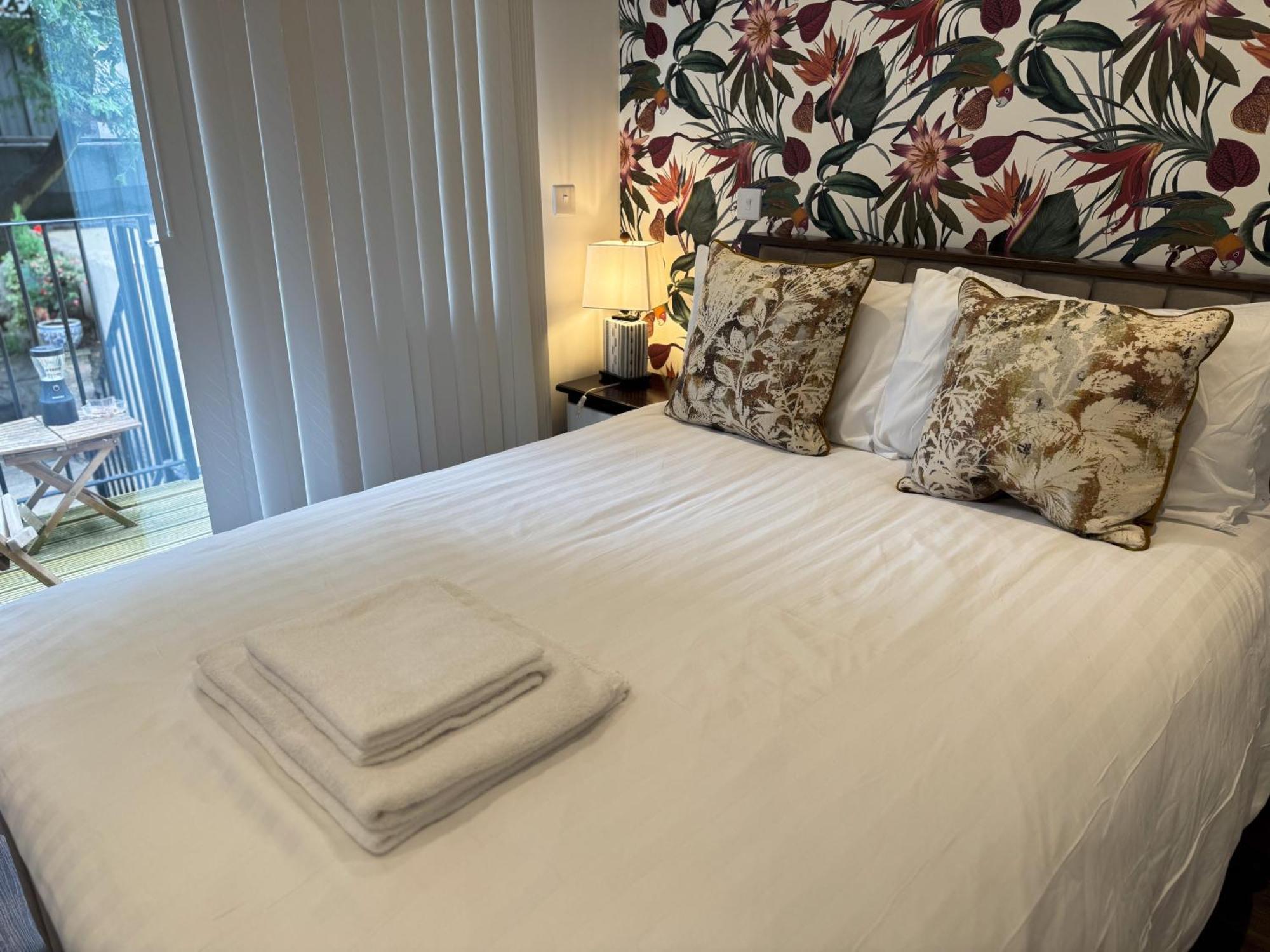 Avonmore West Kensington Private Rooms Londra Esterno foto